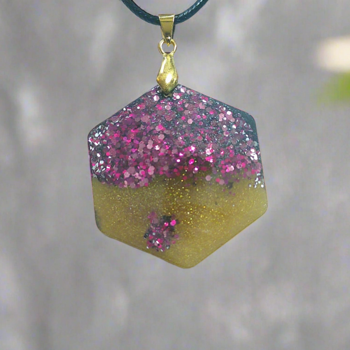 Unique Resin Pendants: One-of-a-Kind Masterpieces, Makes a Perfect Gift