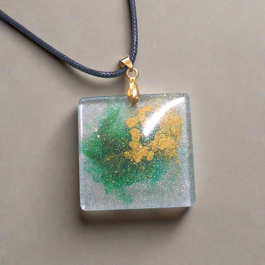 Unique Resin Pendants: One-of-a-Kind Masterpieces, Makes a Perfect Gift